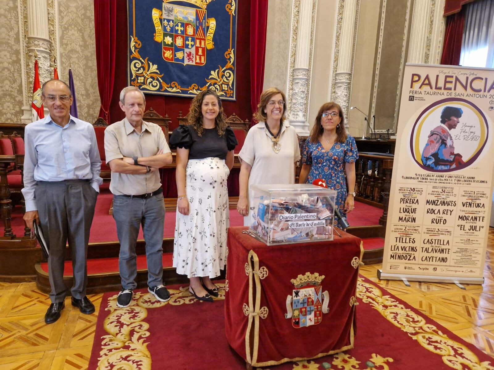 Diez aficionados verán los festejos taurinos de San Antolín 2023 desde el burladero gracias a un sorteo de la Diputación