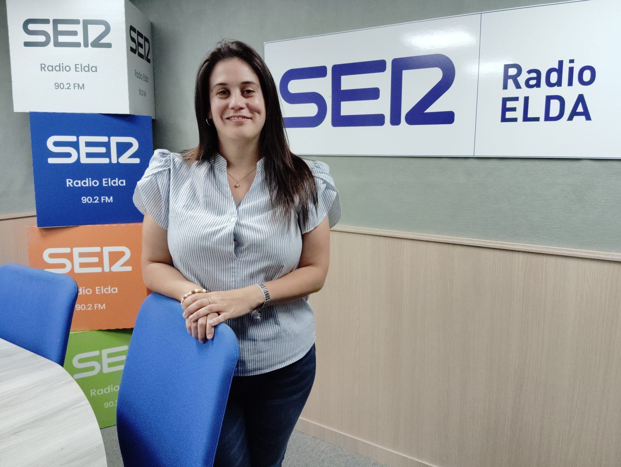 Lorena Pedrero, integrante de la Comparsa de Estudiantes de Elda y concejala del Ayuntamiento de Elda