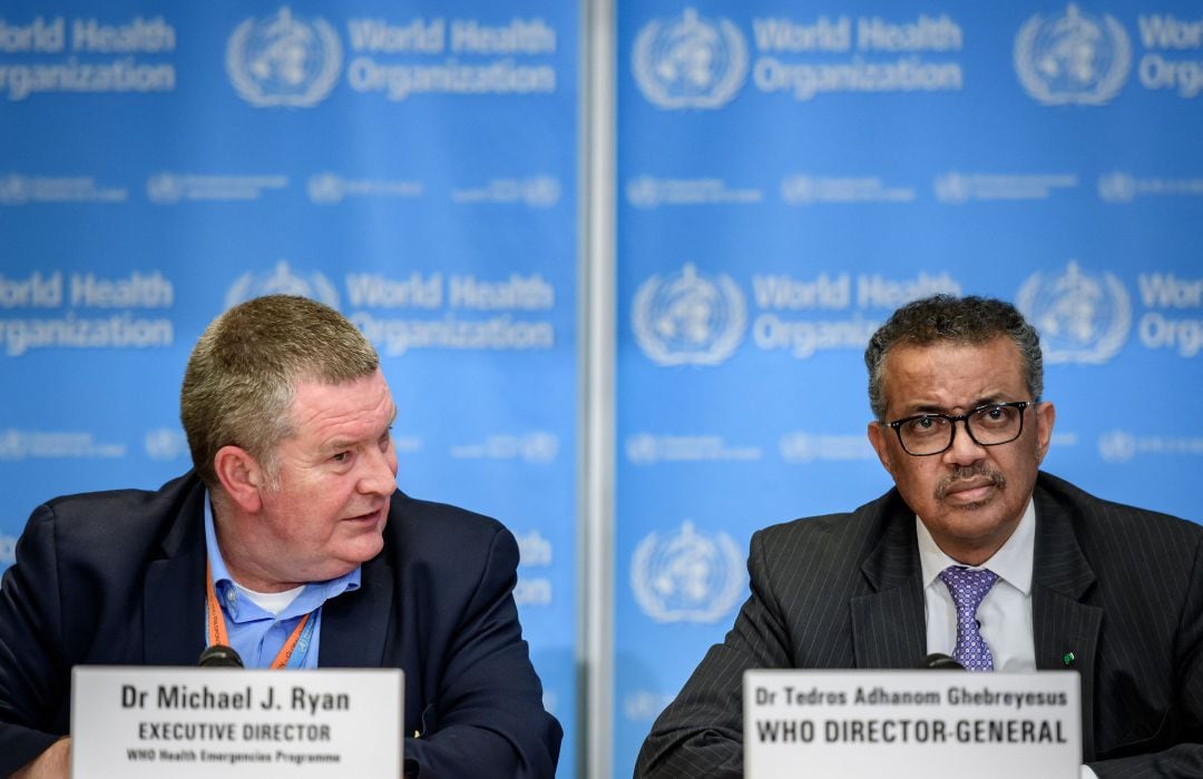 Mike Ryan, director de Emergencias Sanitarias de la OMS, junto con Tedros Adhanom, director general de la OMS 