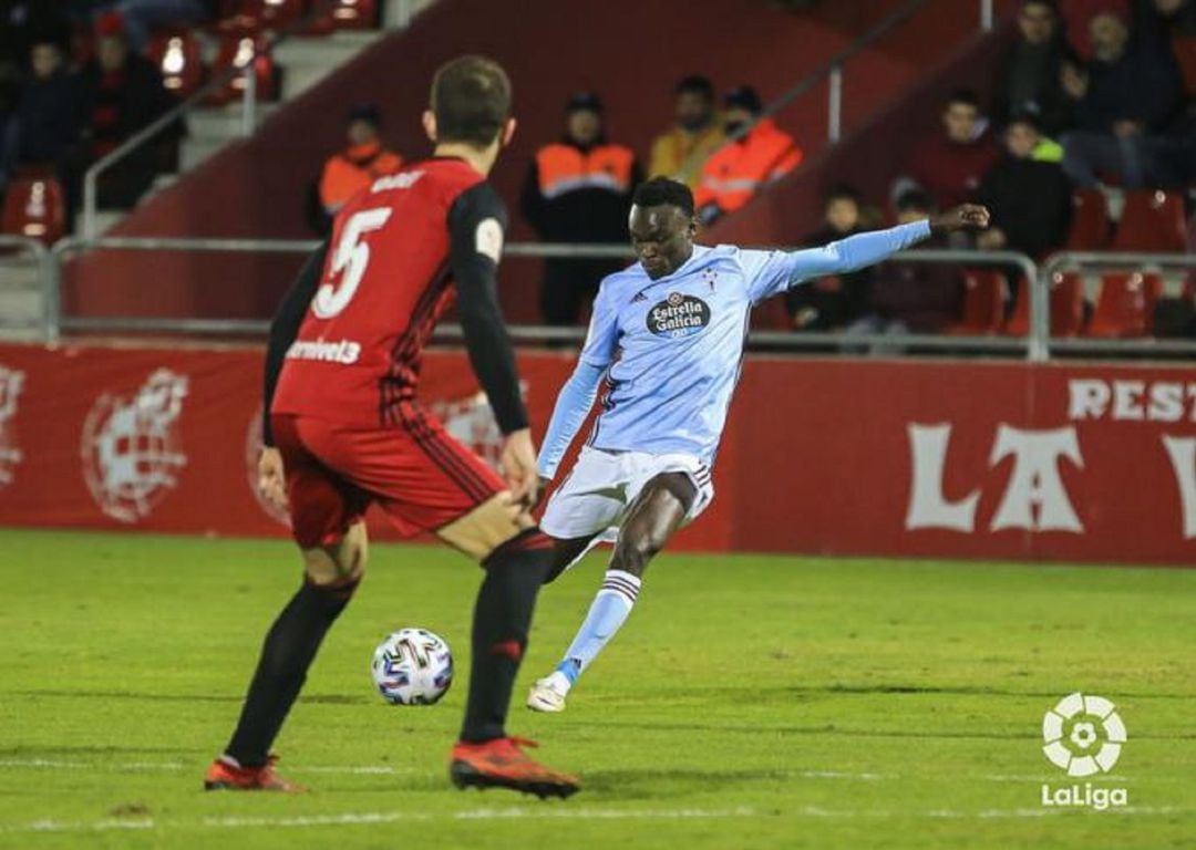 Pione Sisto en la acción del gol del Celta en Anduva