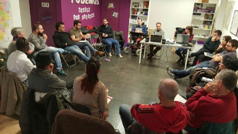 Imagen de una reunión del Consejo Ciudadano de Podemos Aragón