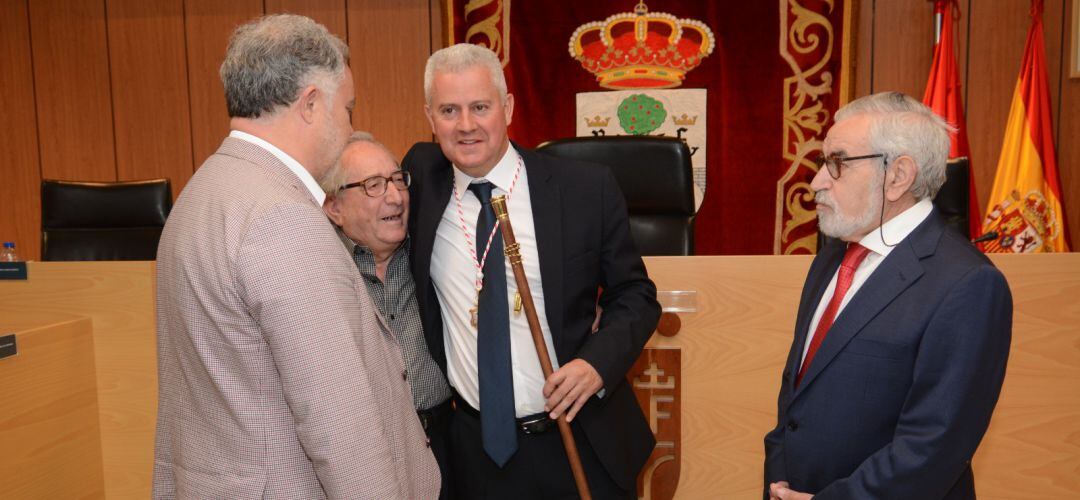 El actual alcalde Narciso Romero, junto a Adolfo Conde