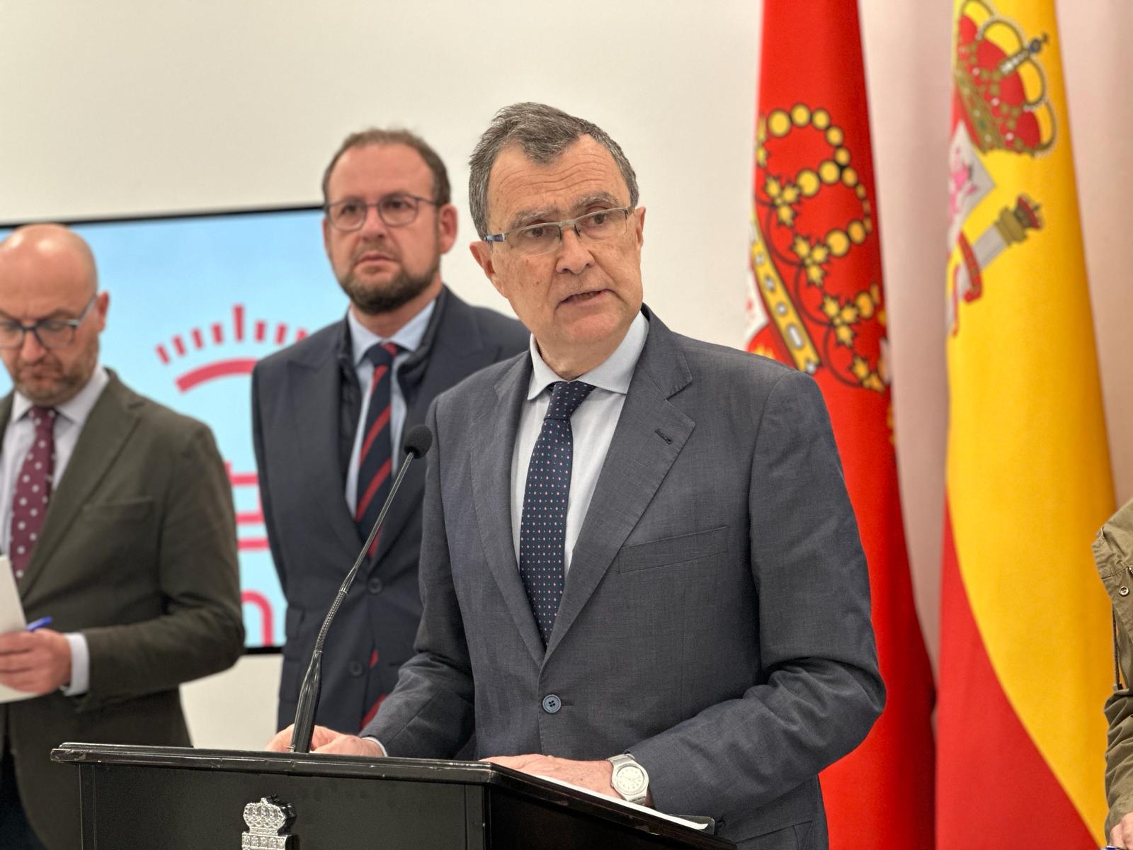 El alcalde de Murcia, José Ballesta, compareciendo tras convocar el comité de crisis por las protestas agrícolas