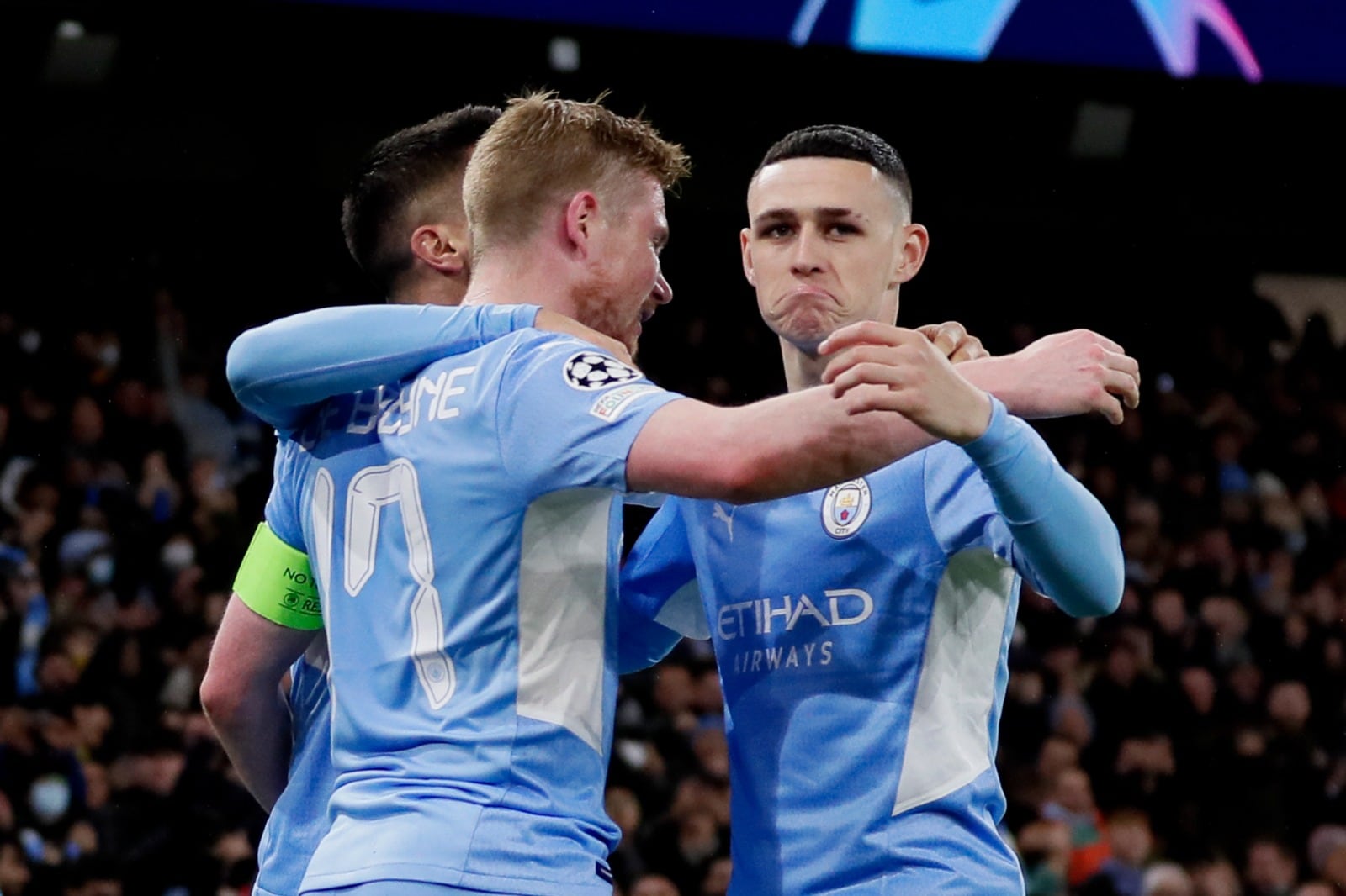 Foden celebra con De Bruyne el 1-0