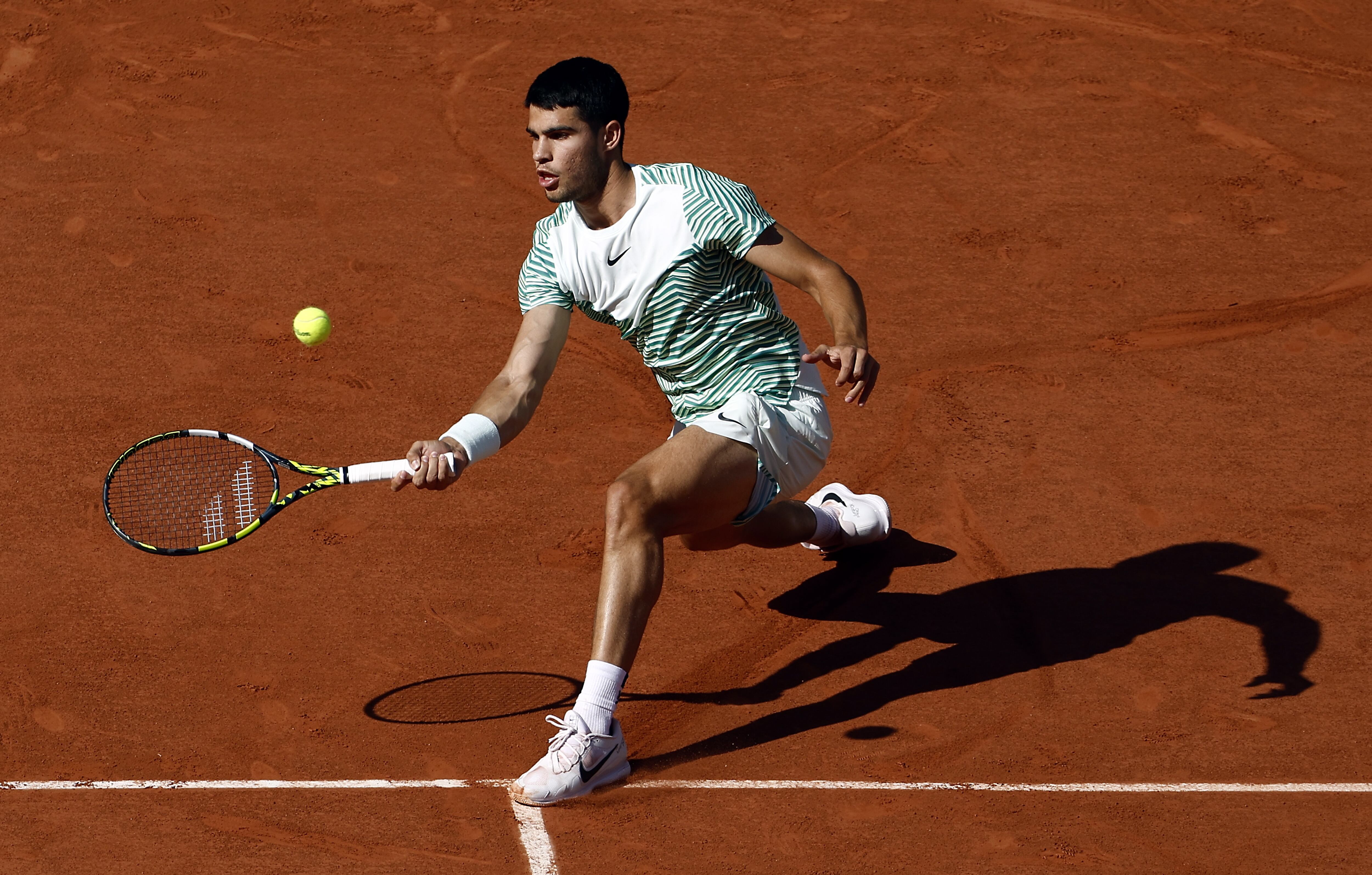 Carlos Alcaraz vs Lorenzo Musetti. Octavos de final de Roland Garros 2023.