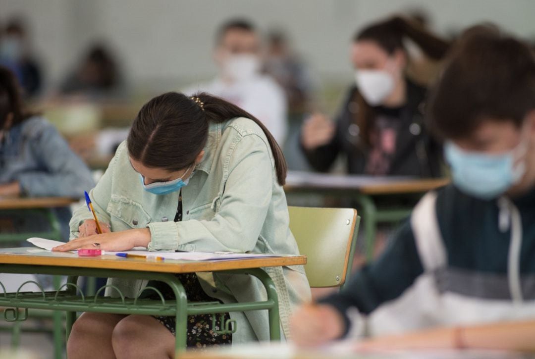 Maitane Nerekan, presidenta de Agora Elkartea, explica en La Ventana Euskadi cómo el cambio de ley educativa puede afectar a las materias relacionadas con los valores éticos y la filosofía