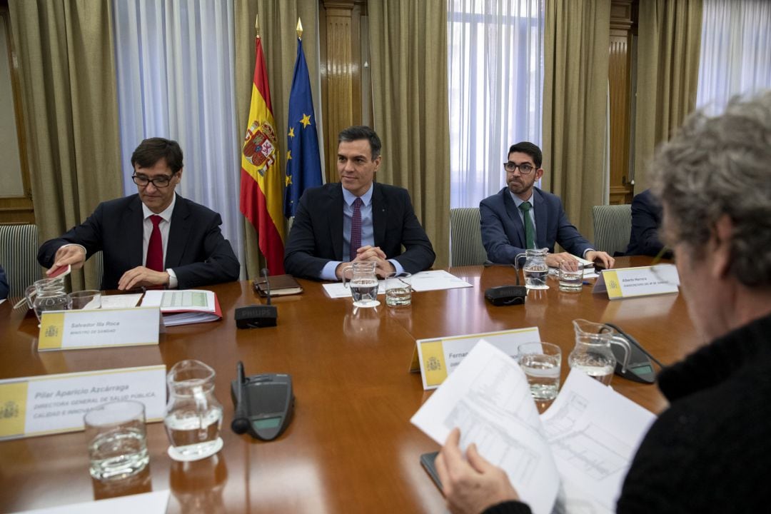 Imagen del presidente del Gobiero, Pedro Sánchez, y el ministro de Sanidad, Salvador Illa, en una reunión celebrada el pasado 11 de marzo.