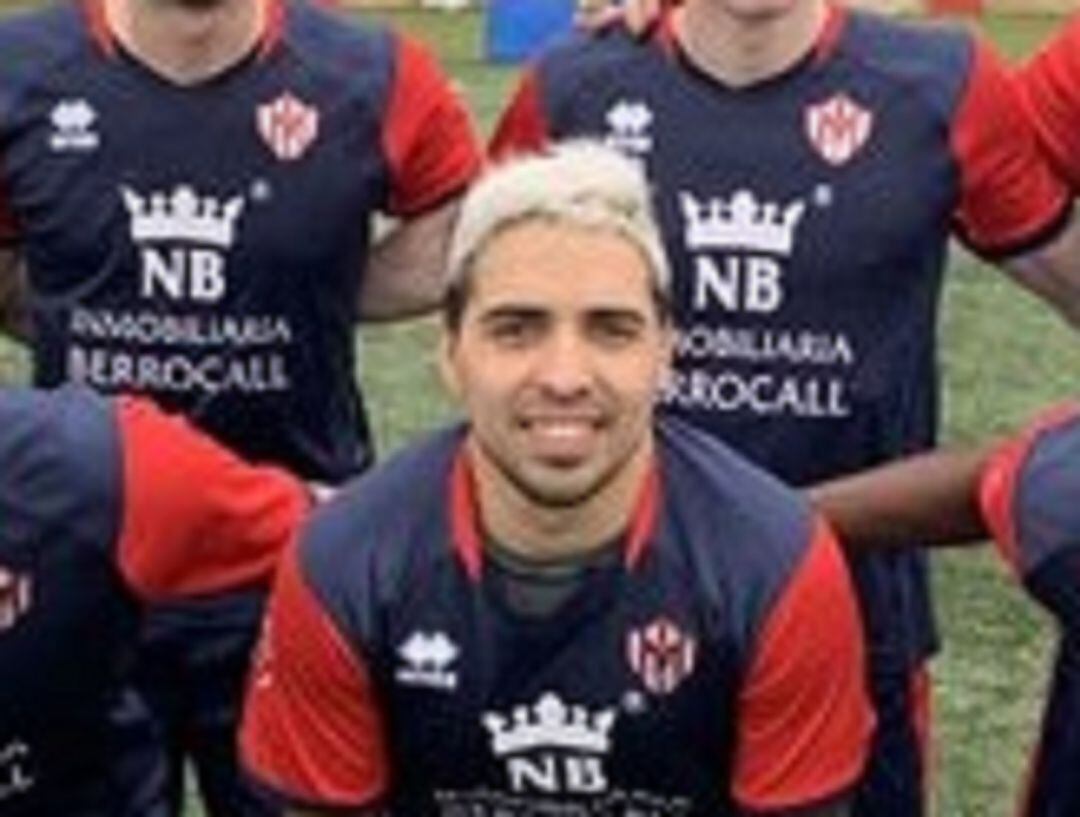 El &#039;Chirola&#039; Romero con la camiseta del Atlético Bembibre.