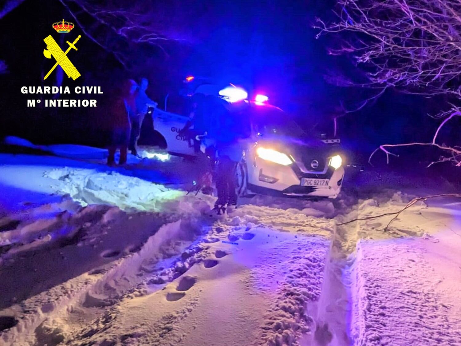 La Guardia Civil localizó en la noche del sábado a cuatro montañeros en la ruta del Tejo Milenario