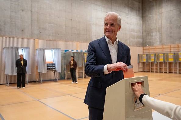 El bloque de centroizquierda gana las elecciones legislativas en Noruega, con el 54 % escrutado