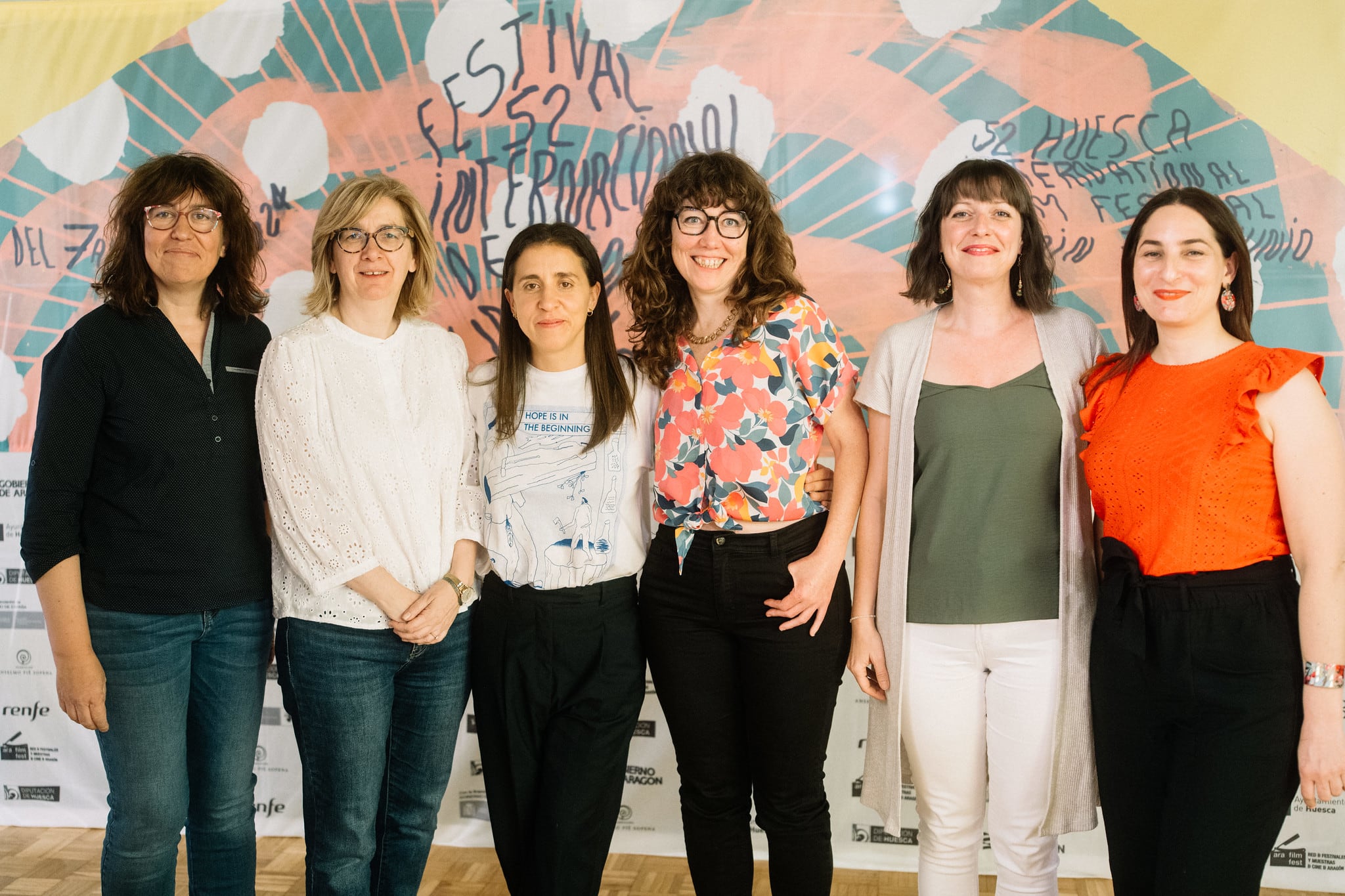 Chus Fenero, Mirella R. Abrisqueta, Patricia Roda, Odile Méndez, Estela Rasal y Marine Caron, participantes en esta mesa redonda en el Festival Internacional de Cine de Huesca