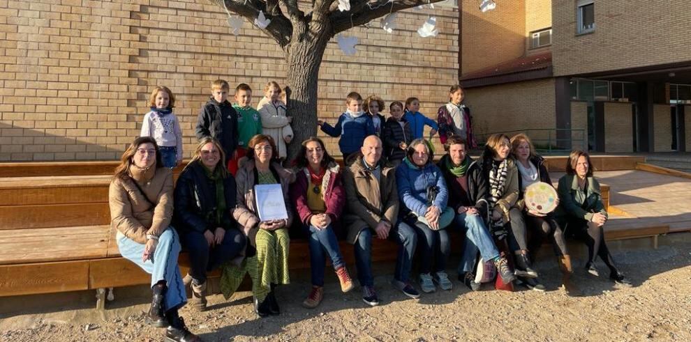 Nuevo equipamiento en el patio del colegio Alcoraz