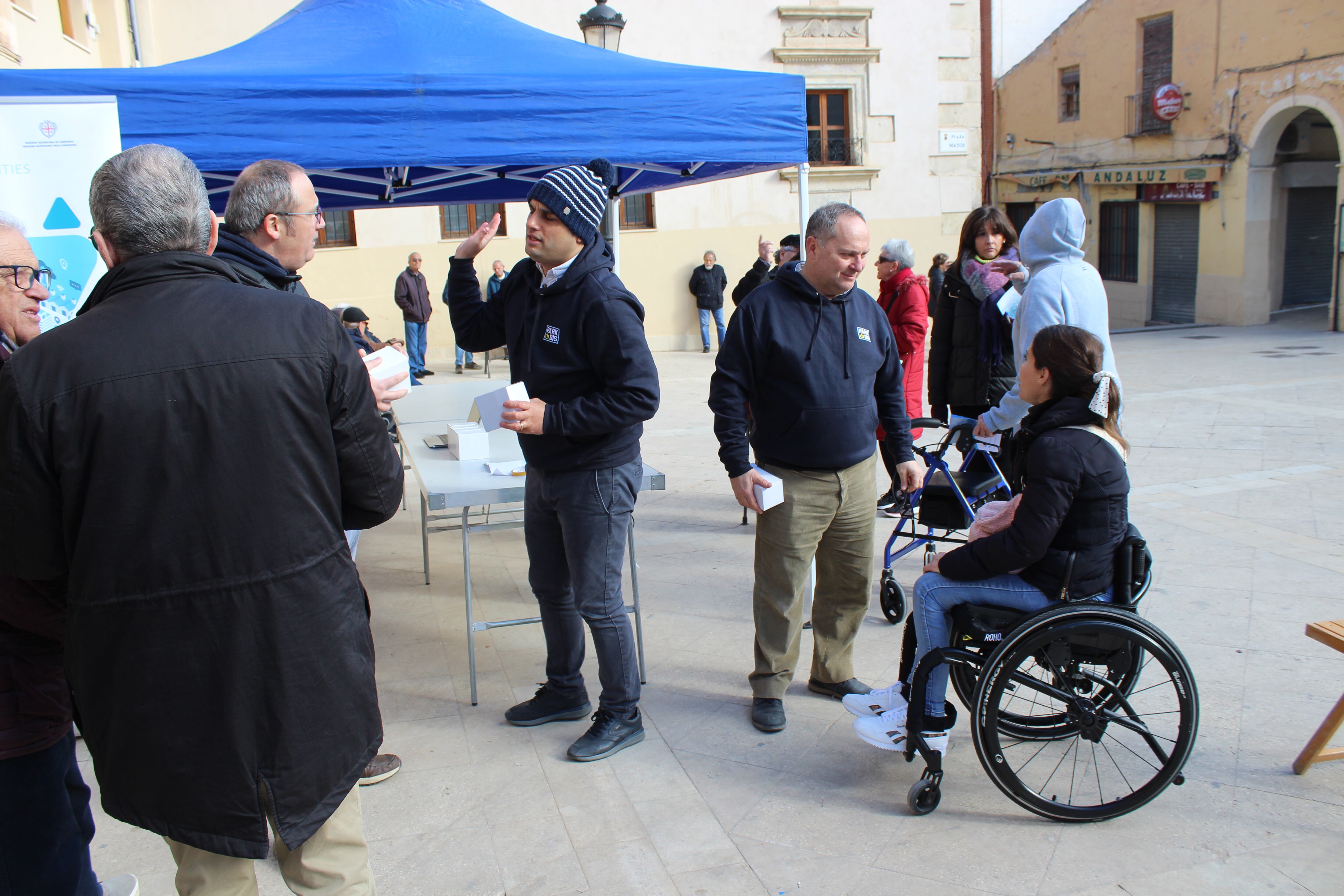 Momento de la presentación en la Plaza Mayor de Yecla de Park4dis