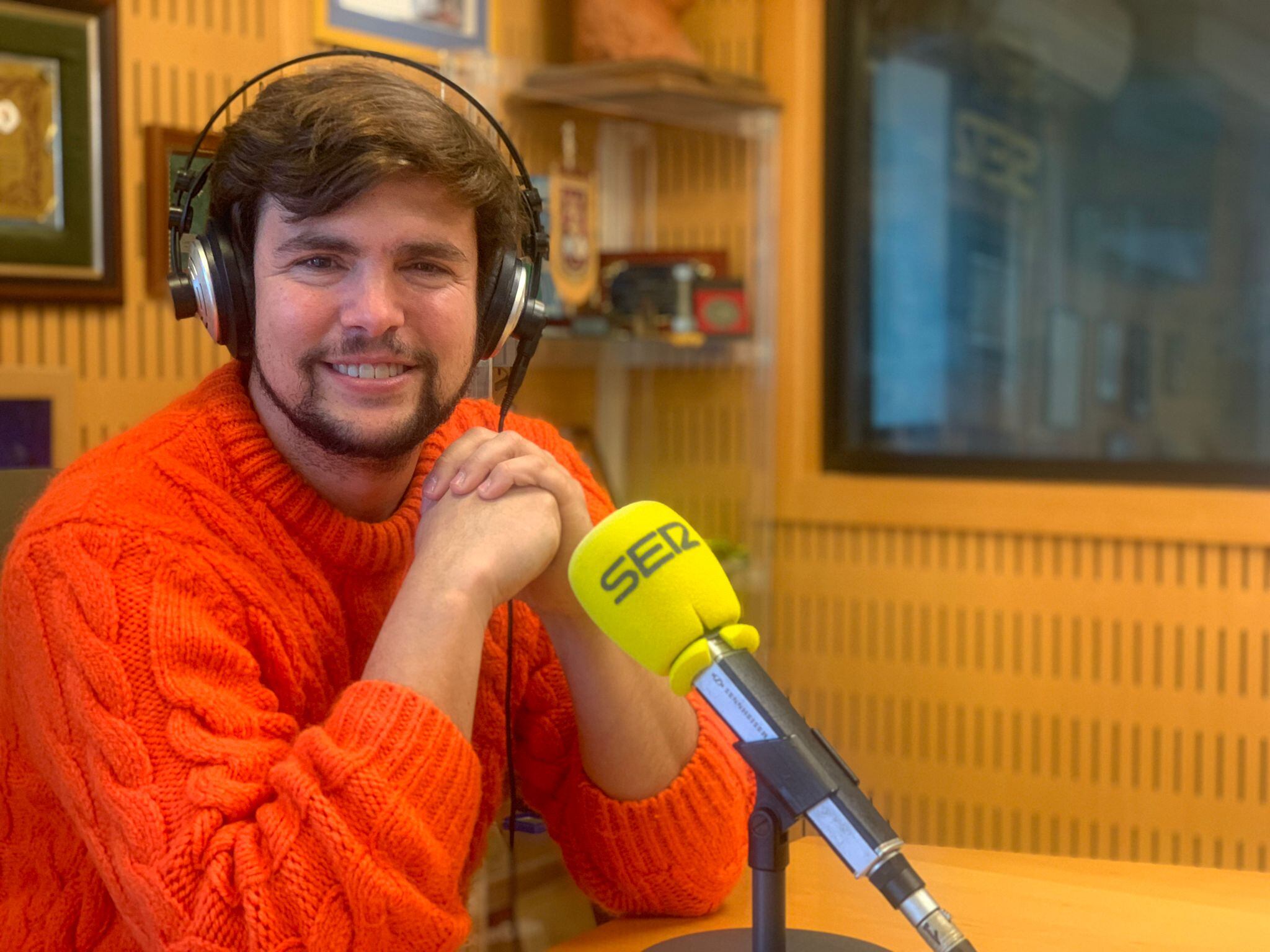 Manuel Rod, de Lapajarera, en los estudios de Radio Cádiz