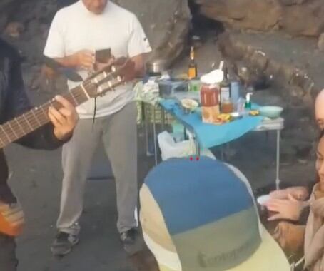Música y comida en un espacio natural de Lanzarote.