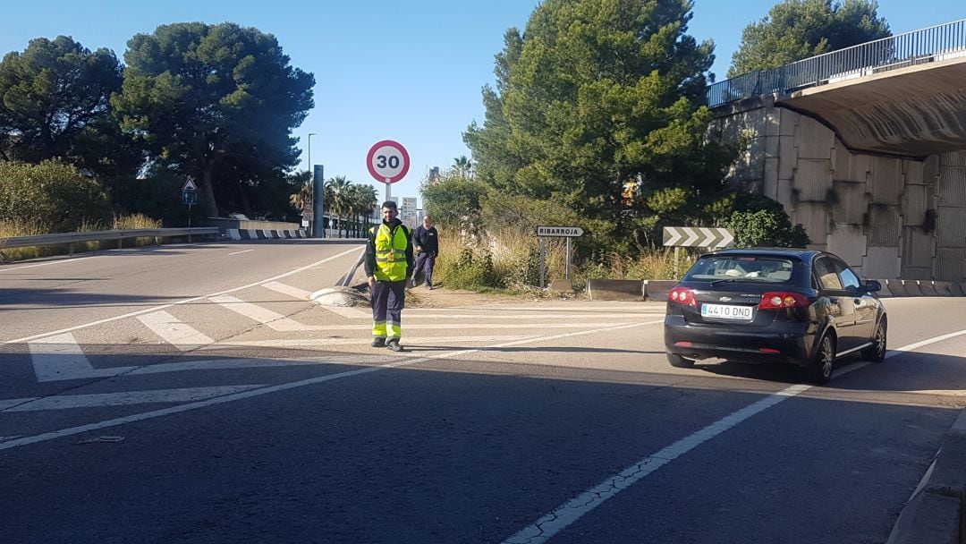 Punto en el que este sábado murió un hombre atropellado cuando intentaba acceder al Aeropuerto de Manises, en Valencia