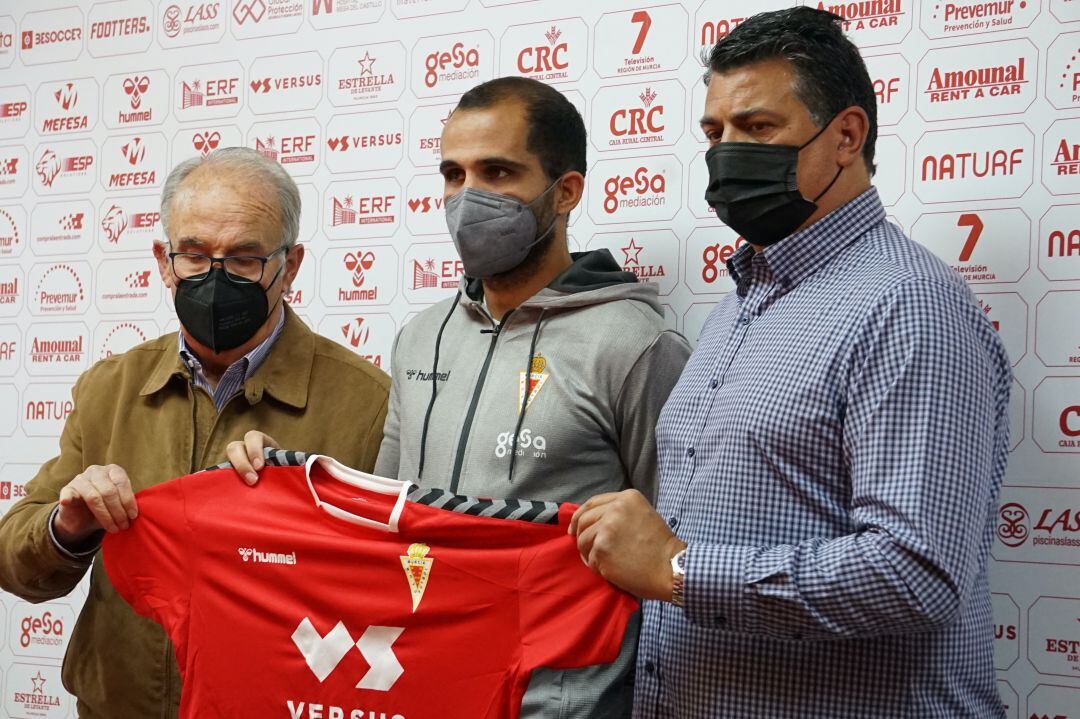 Vicente Carlos Campillo, Verza y Julio Algar en la presentación del centrocampista