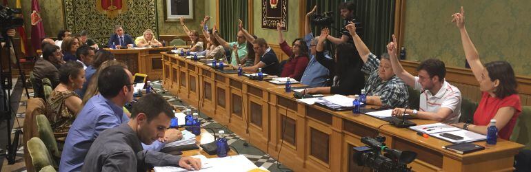 PSOE e IU han votado en contra, y Ciudadanos se ha abstenido