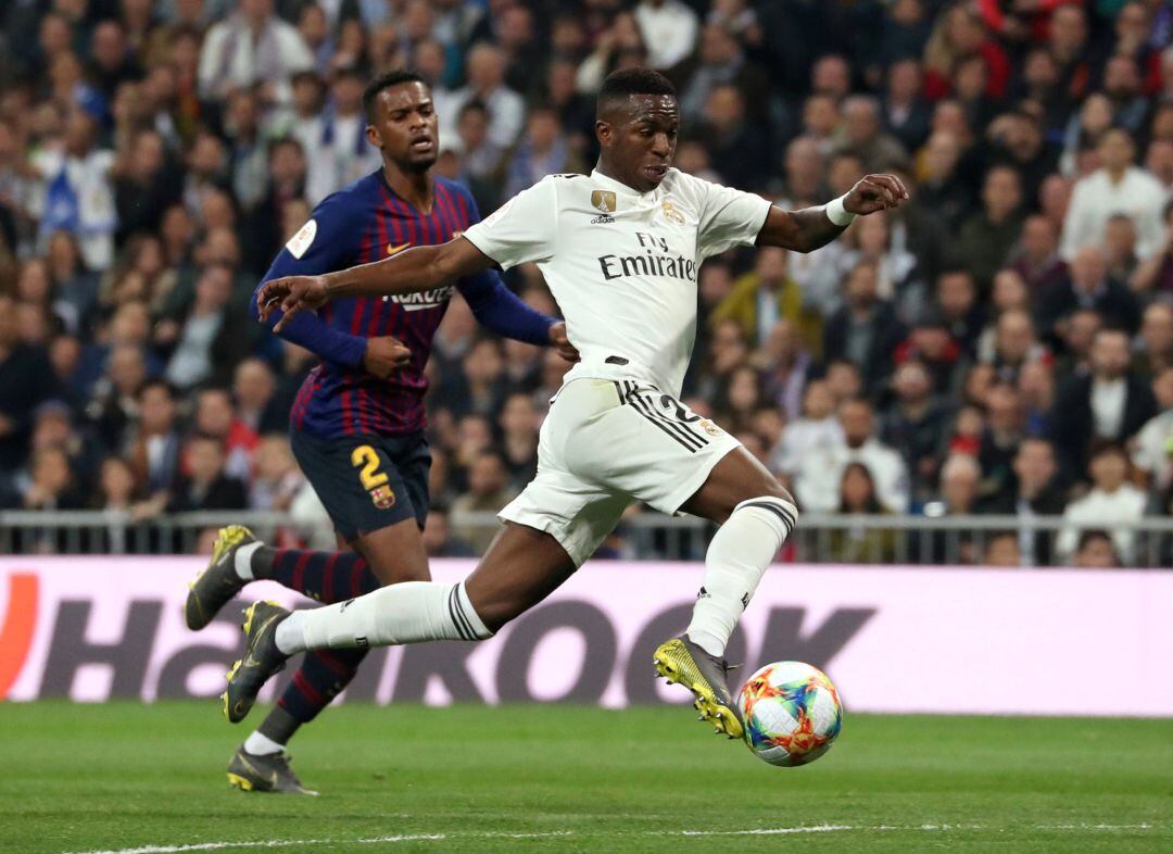 Semedo y Vinicius durante el Clásico de vuelta de la Copa