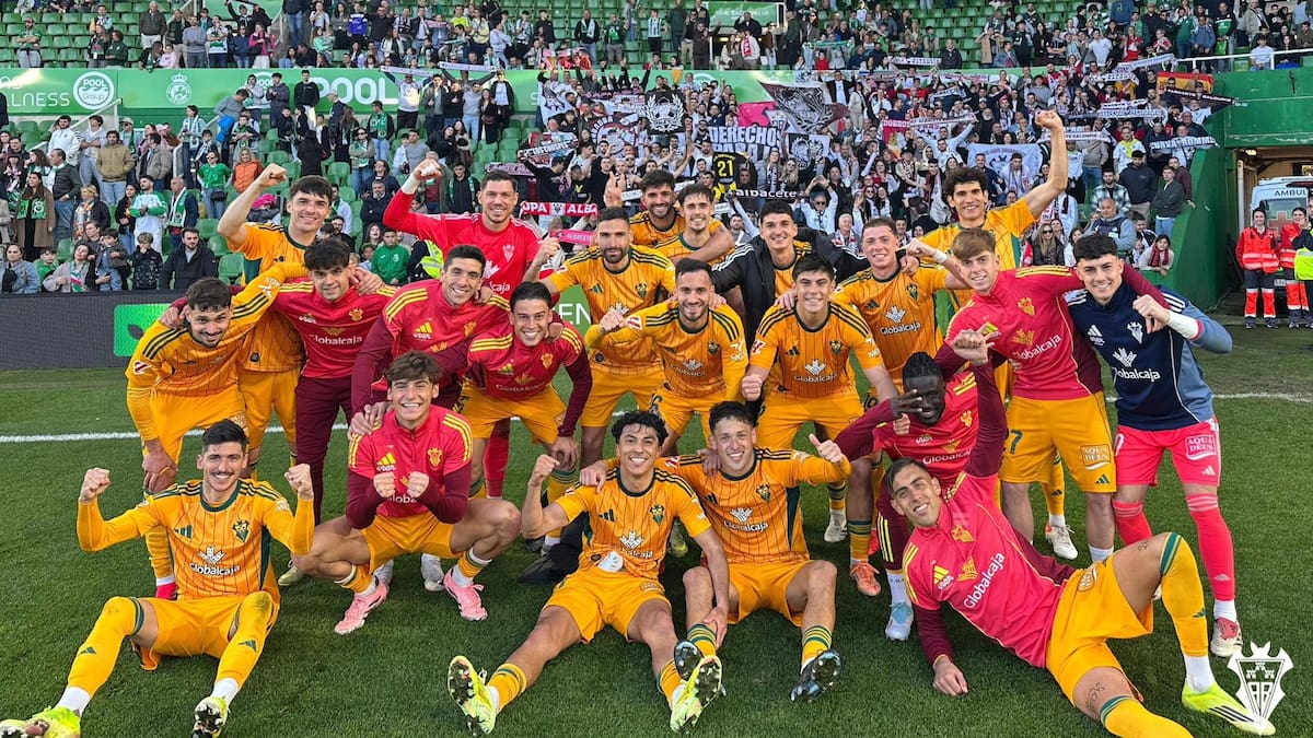 El Albacete se pega un homenaje a costa del Racing (0-4)