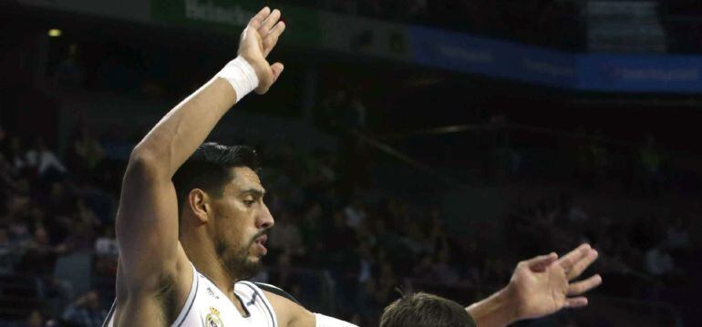 Gustavo Ayón, durante un partido con el Real Madrid