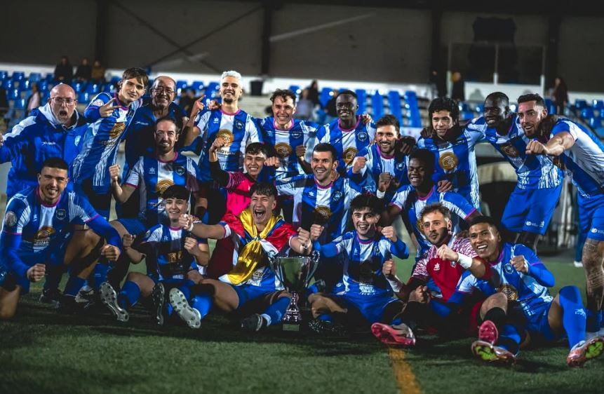 L&#039;Sporting tractarà de pujar a Tercera després de guanyar la Copa regional i la Divisió d&#039;Honor de Menorca.