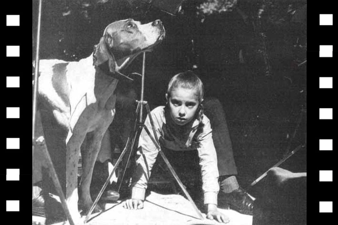 La niña vitoriana Blanca Martín con el perro “Jai”, durante el rodaje
