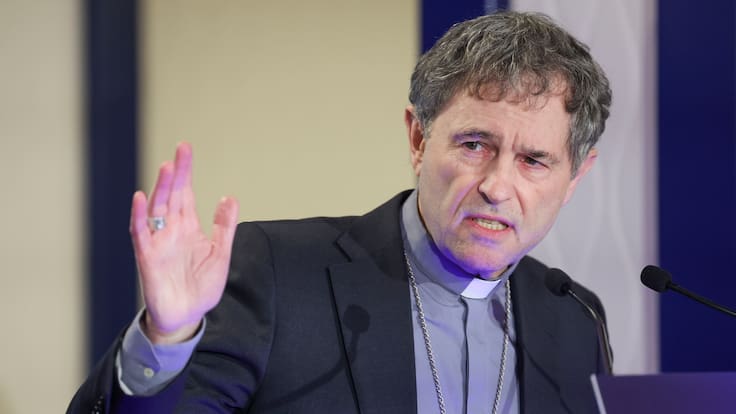 El Obispo de Bilbao rectifica tras la polémica sobre sus declaraciones sobre a transexualidad: "Los chavales no eligen"