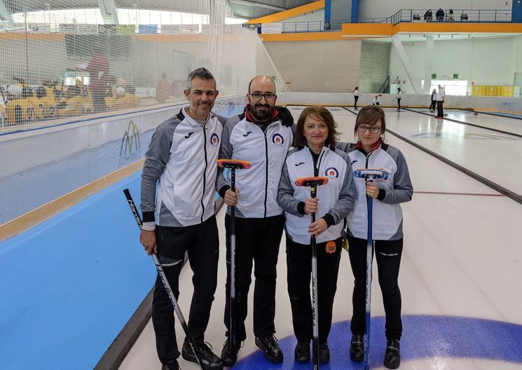 Carmen Pérez, Lucas Munuera, Elsa Fumanal y Alfonso Gracia representan al CH Jaca