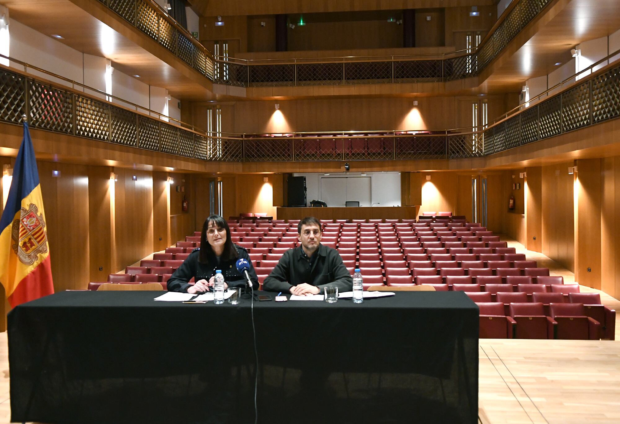 La ministra de Cultura, Mònica Bonell, i el director de Promoció Cultural, Joan-Marc Joval, han presentat la finalització de les obres de reforma de l'Auditori Nacional
