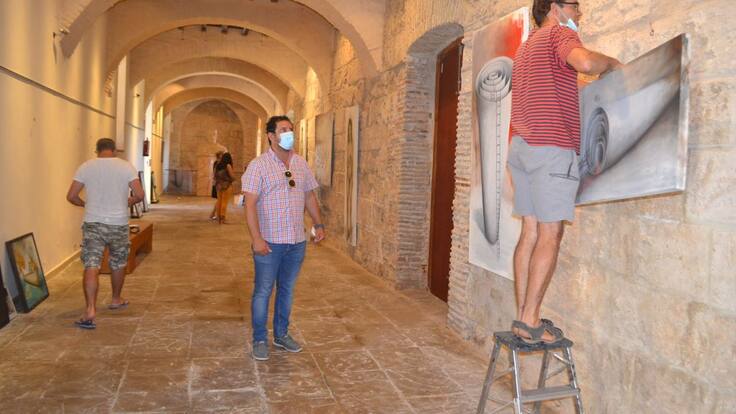 El artista tarifeño Emilio Pérez expone su obra en el Castillo de Guzmán