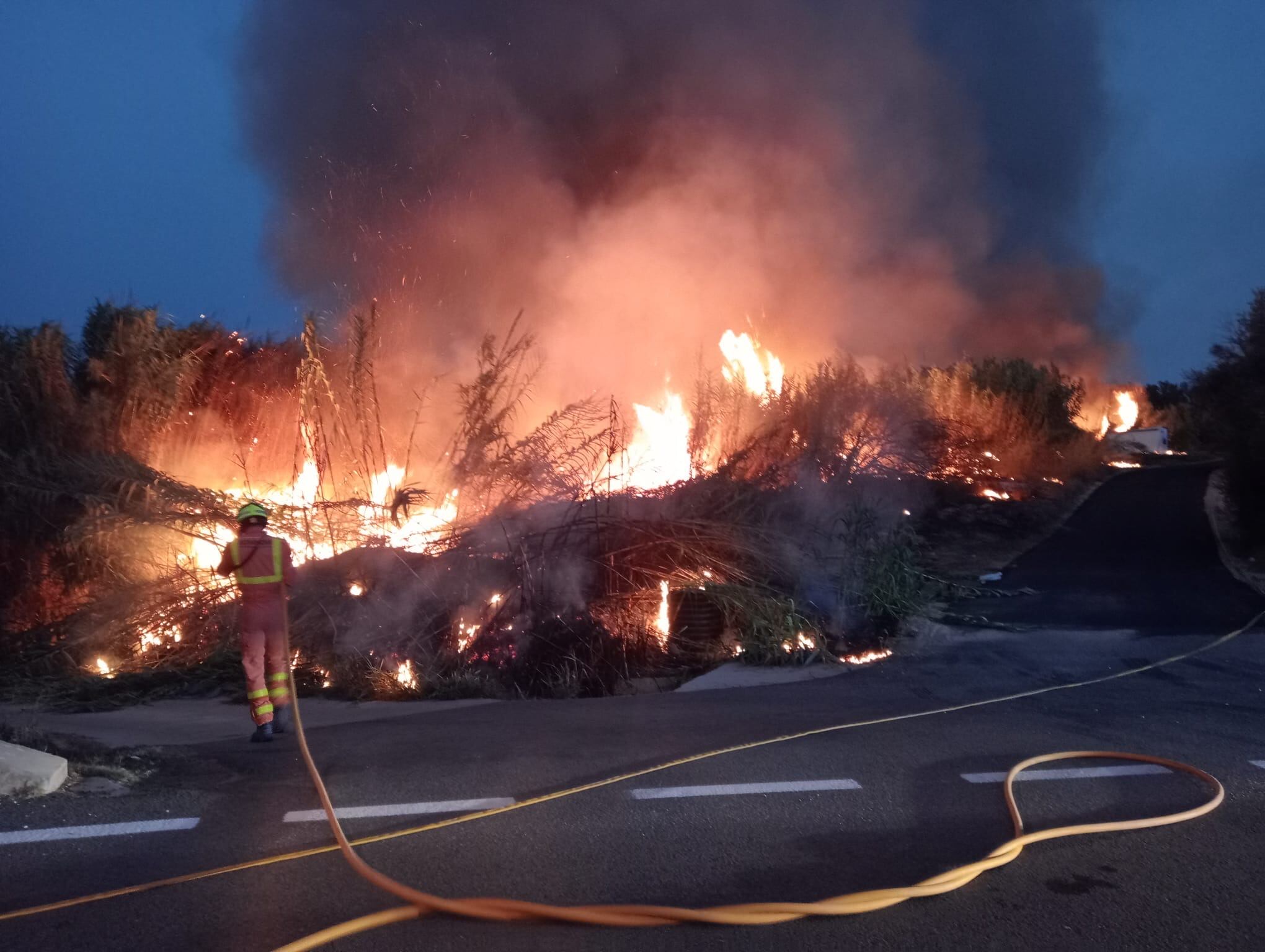 Incendio de este viernes en Barxeta (Fuente: RRSS Ajuntament de Barxeta)