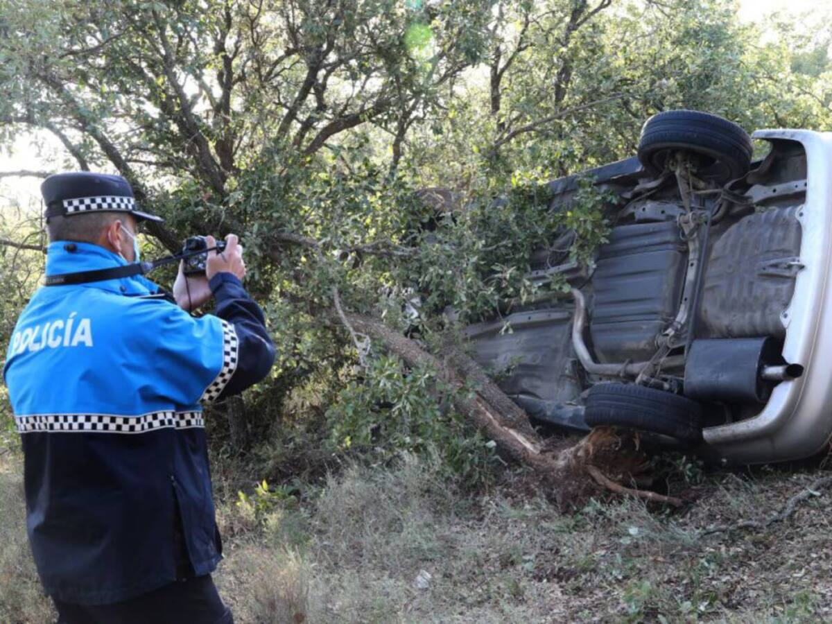Localizado el conductor del vehículo que fue encontrado semivolcado y sin ocupantes en el Monte