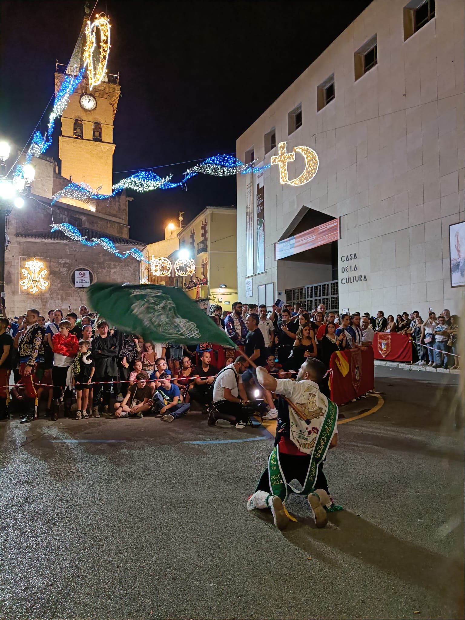 Francisco Navarro, rodando la bandera