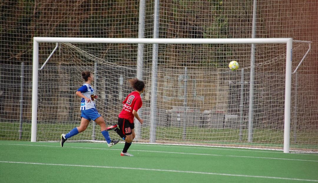 Lau envía a la red el tercer gol del Victoria ante el Sárdoma