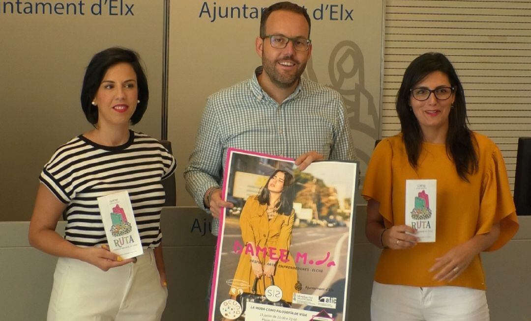 Héctor Díez con representantes de Acuna