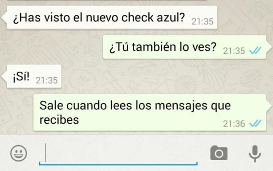 El doble &#039;chek&#039; azul de Whatsapp.