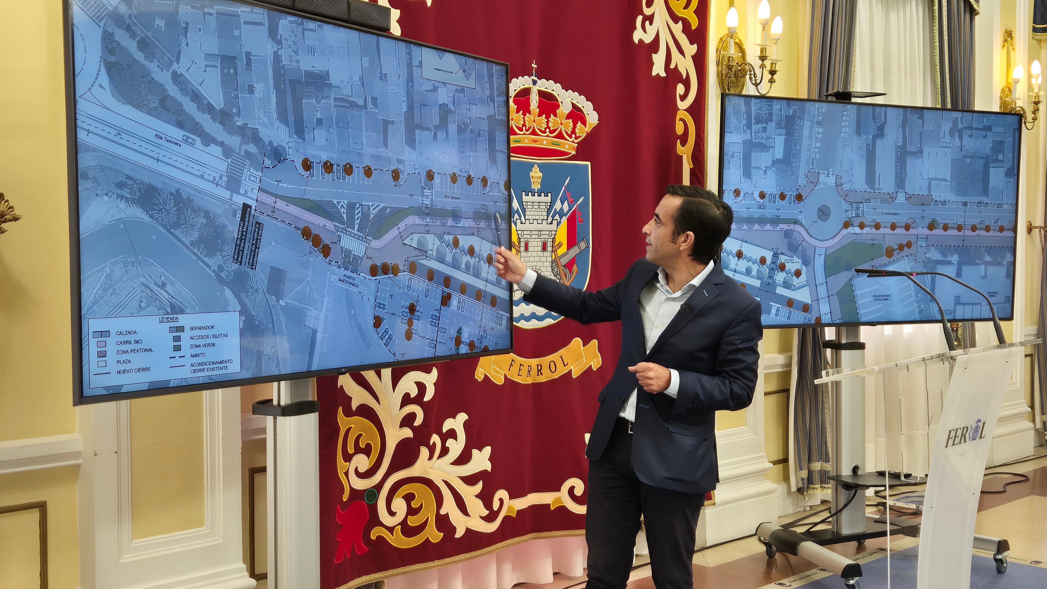 El alcalde de Ferrol, José Manuel Rey Varela, ha presentado la fase para el barrio de Esteiro del plan Abrir Ferrol al Mar (foto: Concello de Ferrol)