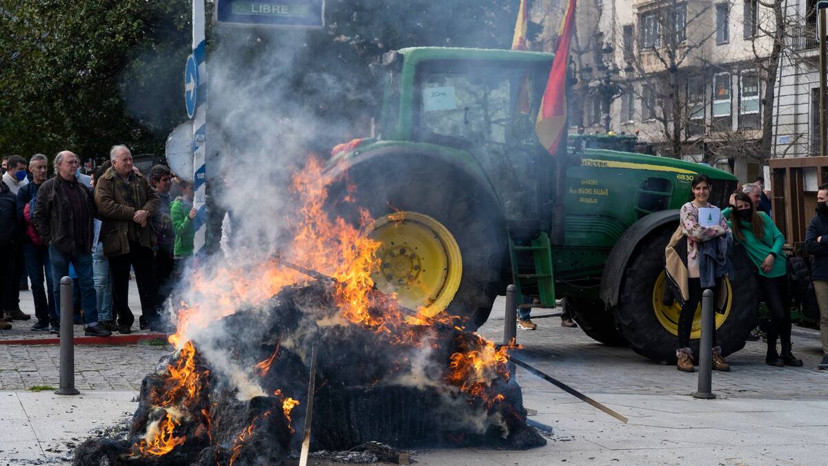 Debate sobre la idoneidad de bajar impuestos a algunos sectores por la crisis