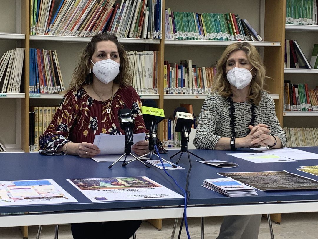 La edil de cultura y la responsable de la Biblioteca presentan los actos del Día del Libro