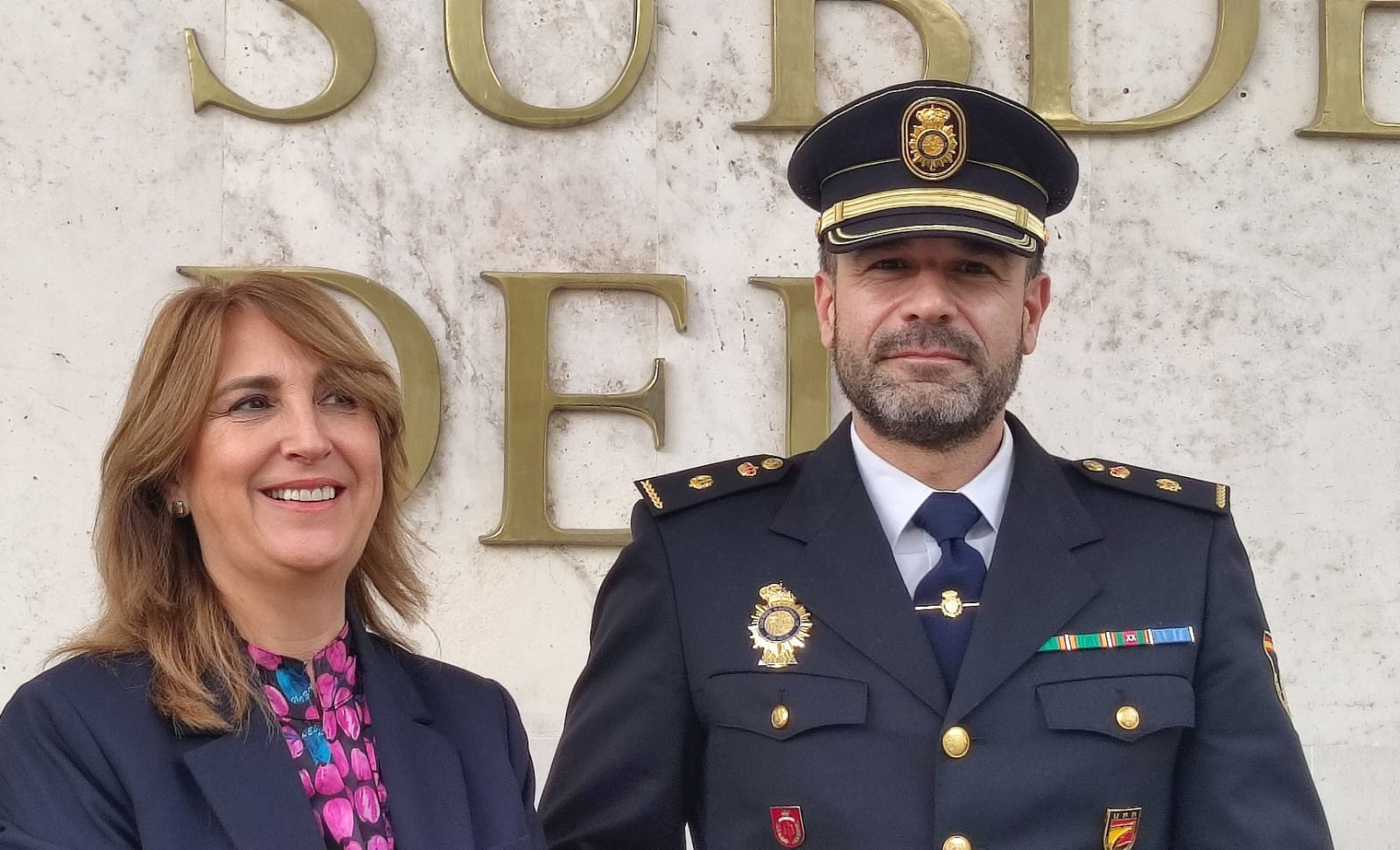 La subdelegada del Gobierno en Córdoba, Ana López Losilla y Jorge Barrios, responsable de la UFAM, la Unidad de Atención a la Familia y Mujer de la Policía Nacional en Córdob