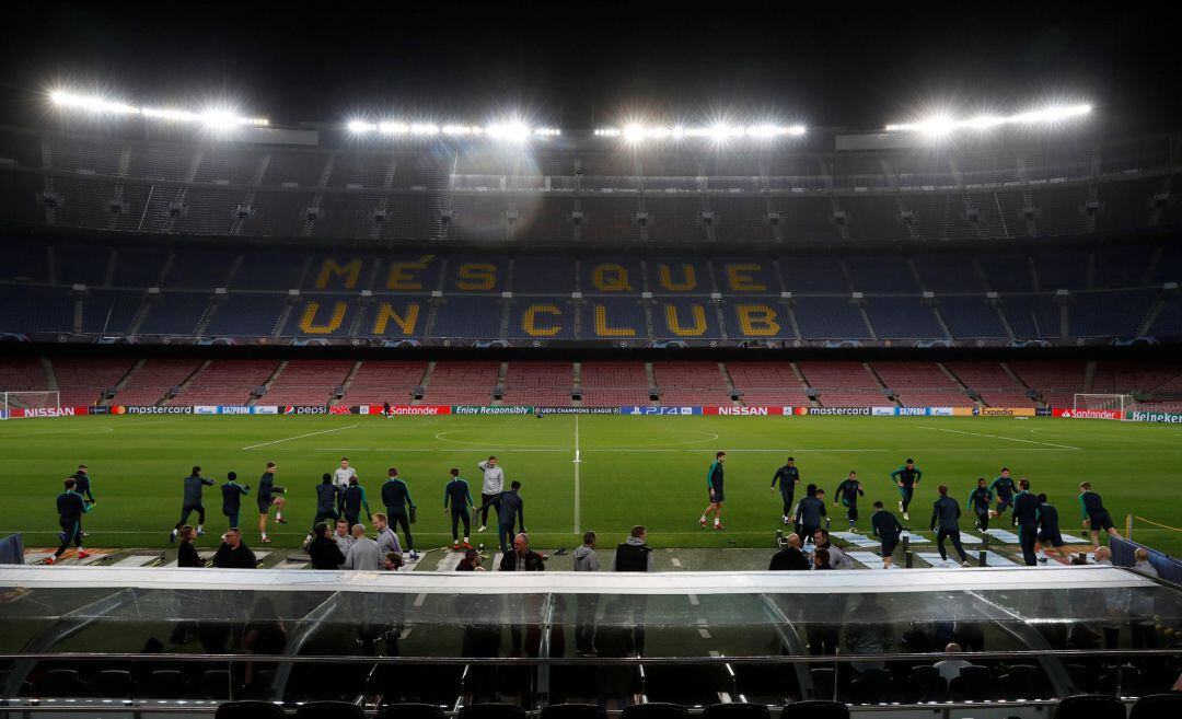 Vista del Camp Nou durante un entrenamiento