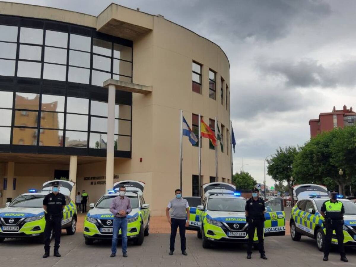 La Línea cuenta con cuatro nuevos vehículos 4x4 para la Policía Local