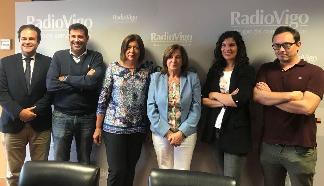 Presentación campaña "non te quere" (de izq. a der.): Eugenio González de Haz (Director General Radio Vigo); Jaime González de Haz (Director Contenidos Radio Vigo); Charo Otero (presidenta A Rede); Rosa Fontaíña (portavoz A Rede); Paula Montes (Periodista)