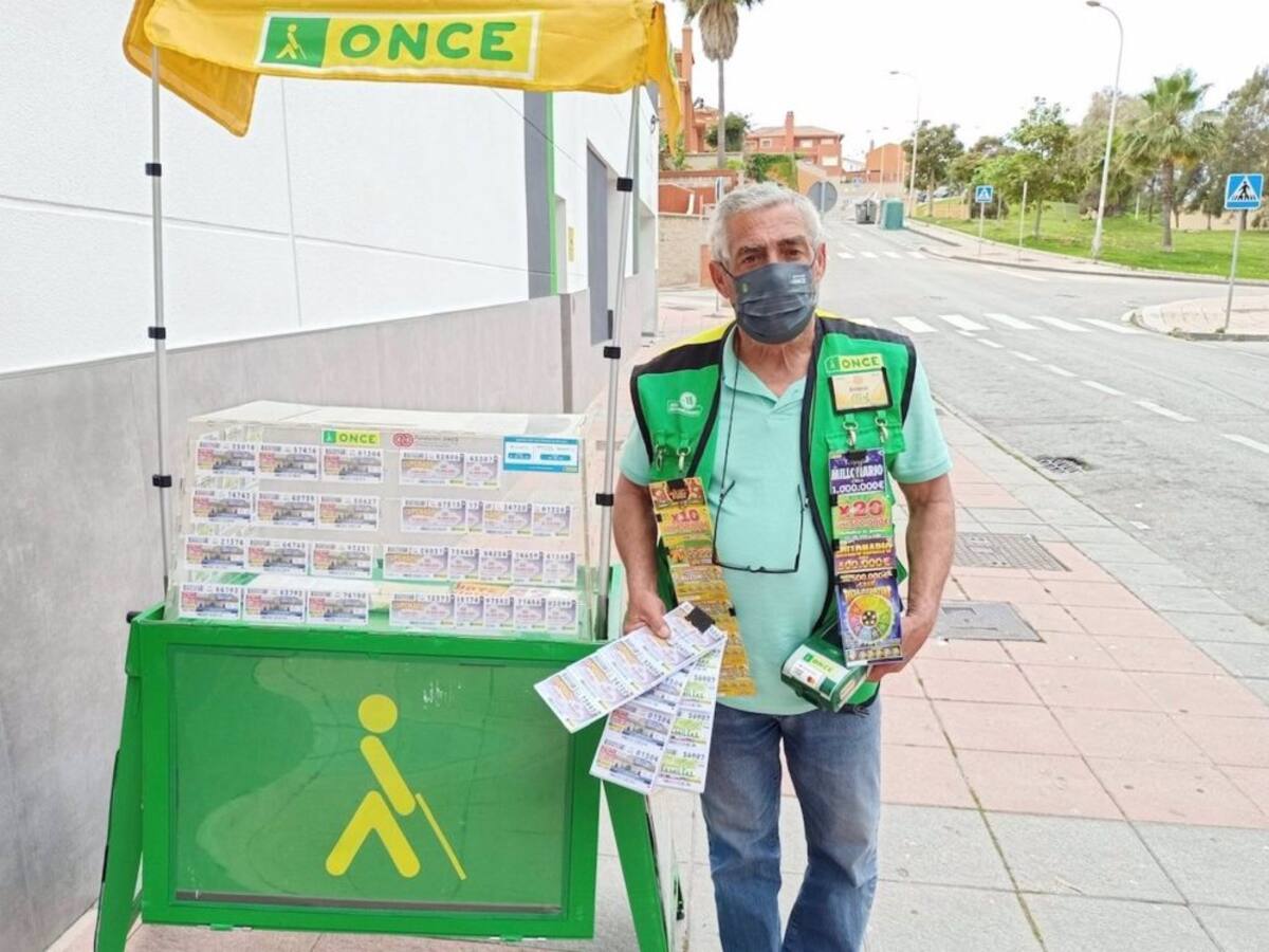 La ONCE reparte 200.000 euros entre diez vecinos del Rinconcillo en Algeciras