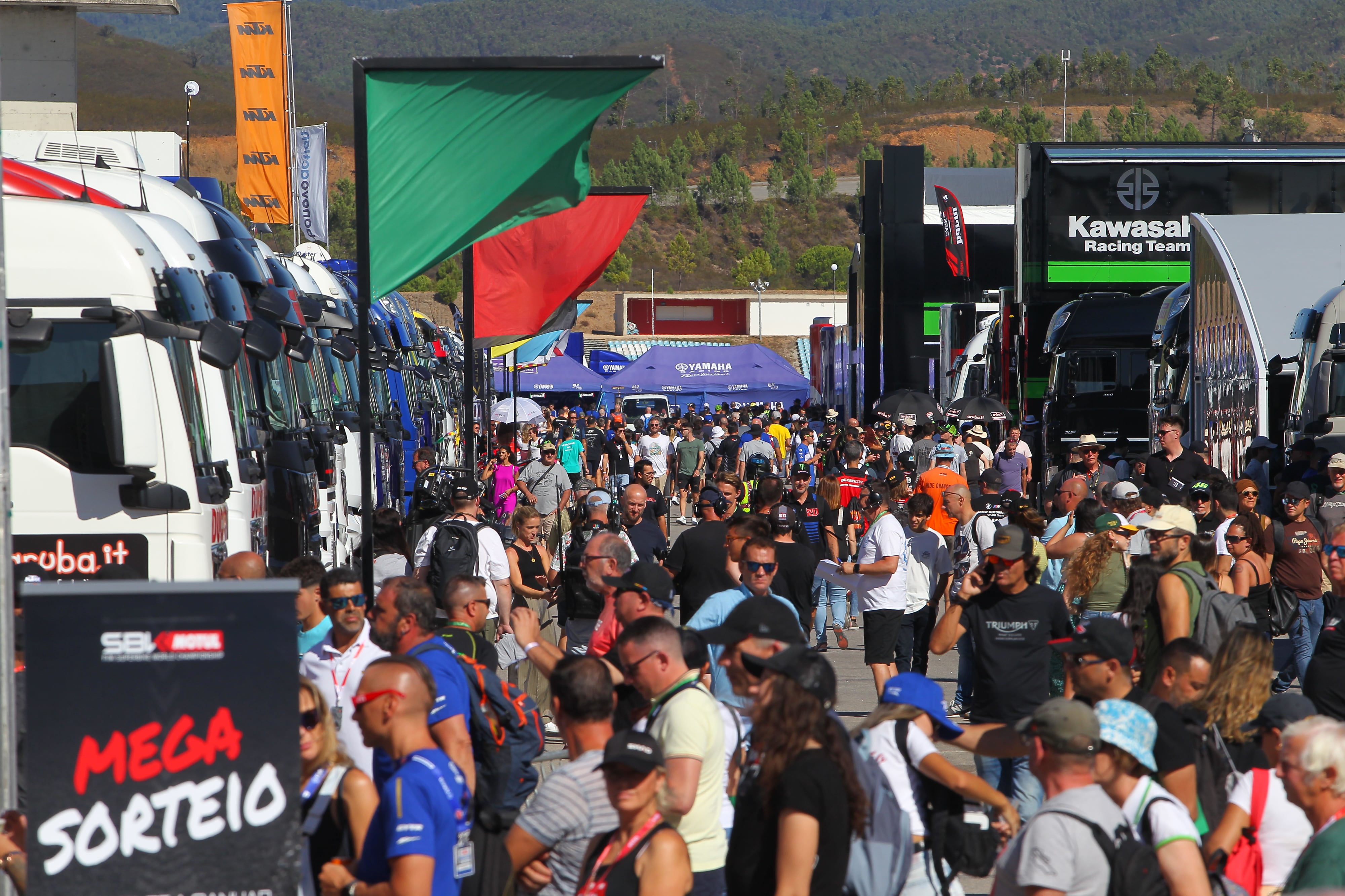 Ambiente en el Paddock durante el Mundial de Superbike en Jerez