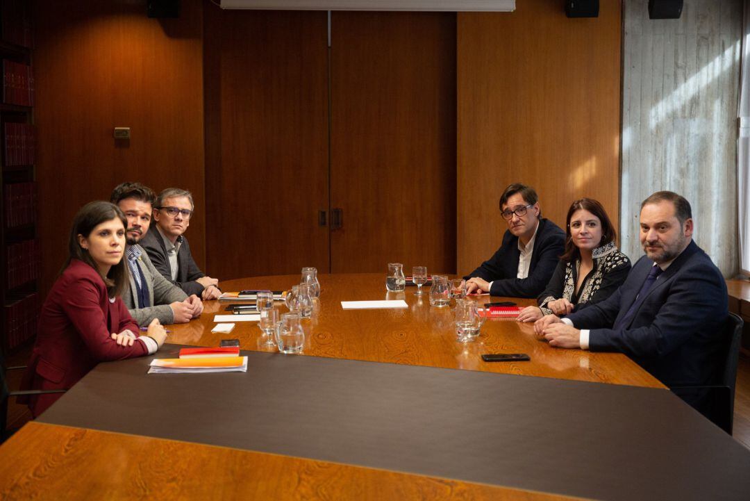 Reunión entre PSOE, PSC y ERC en la sede del AMB 