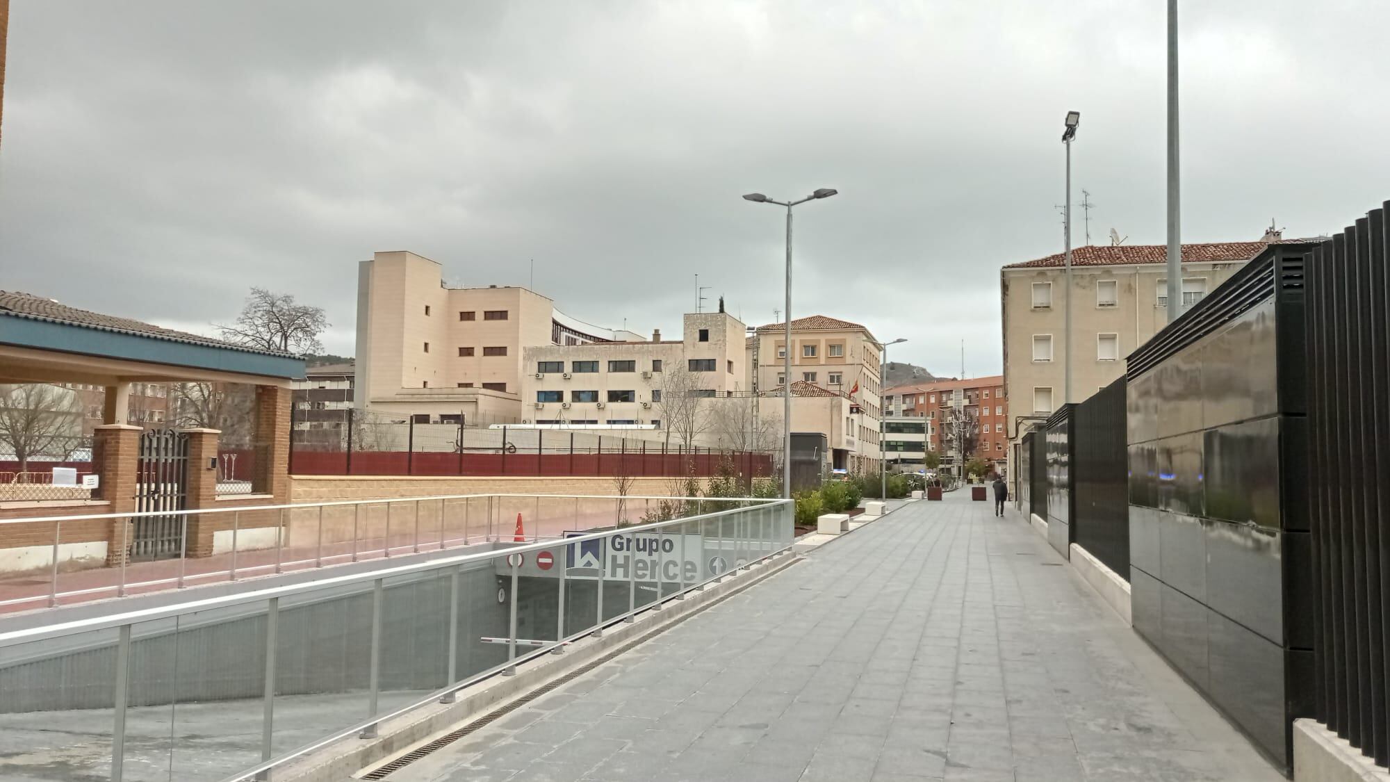 En la calle Astrana Marín se encuentra la comisaría de Policía Nacional a la que acudió el herido