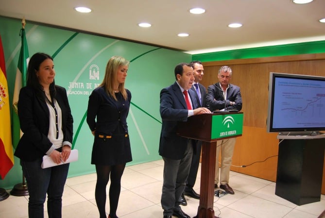 Los delegados de la Junta de Andalucía explican el Plan de Exclusión Social