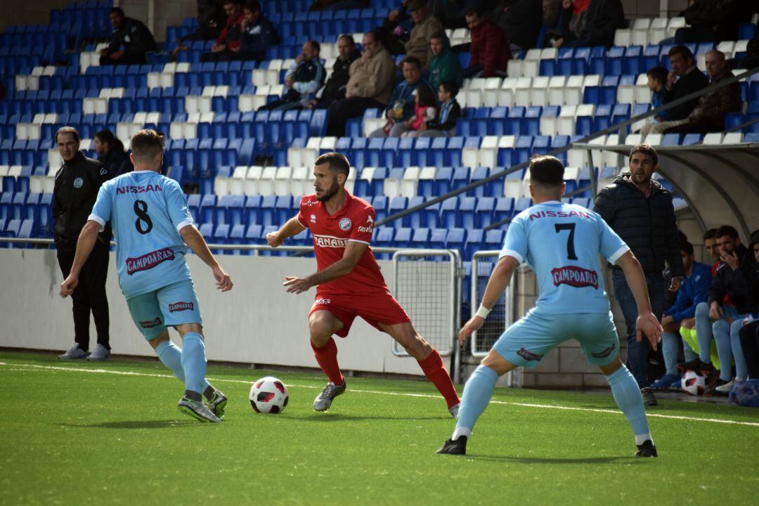Álex Colorado durante un partido esta temporada 